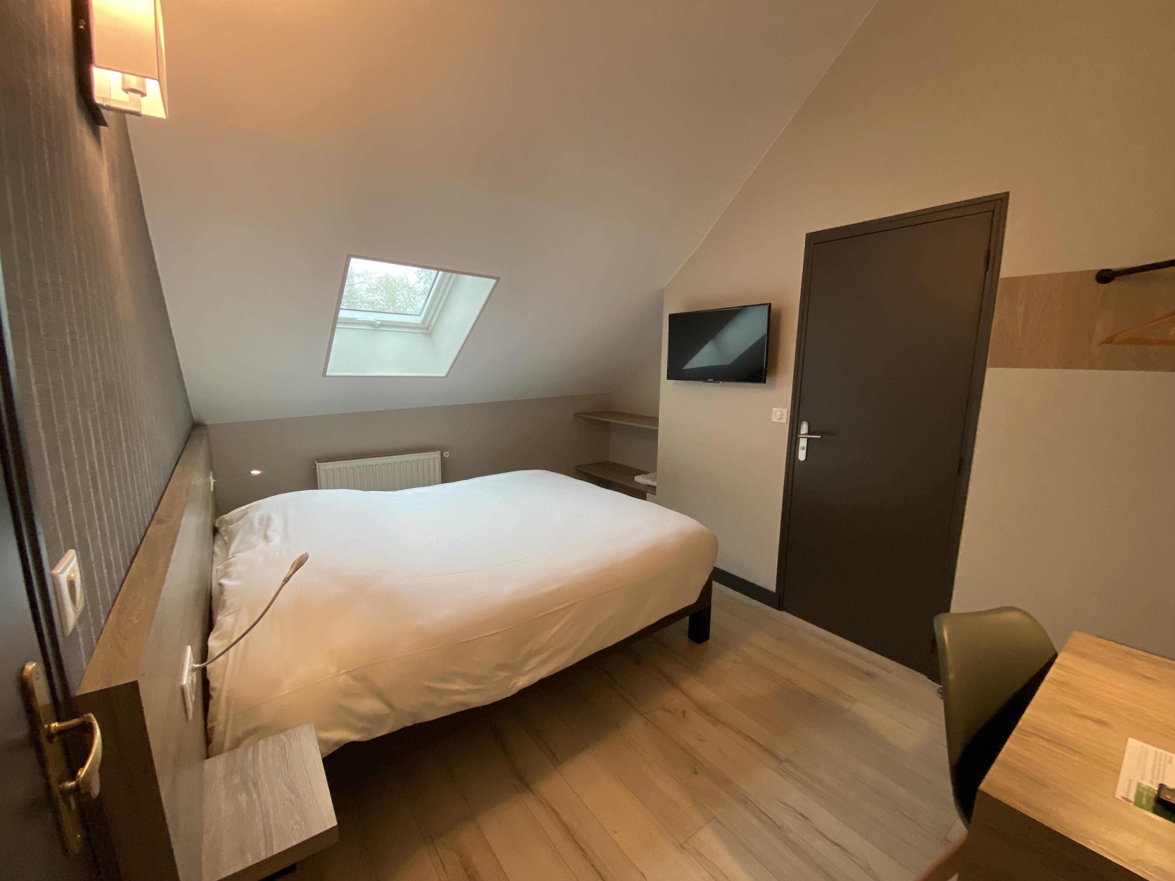 Logis - Hotel & Restaurant Saint Nicolas Chaumont-en-Vexin Dış mekan fotoğraf