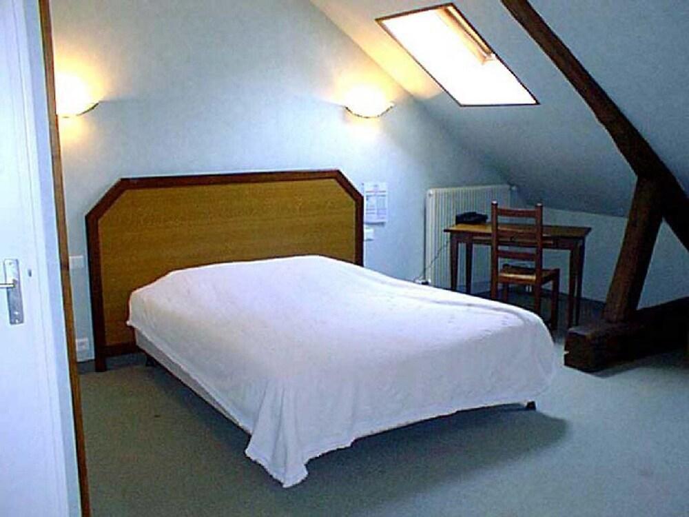 Logis - Hotel & Restaurant Saint Nicolas Chaumont-en-Vexin Dış mekan fotoğraf