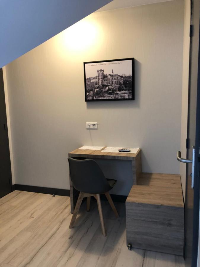 Logis - Hotel & Restaurant Saint Nicolas Chaumont-en-Vexin Dış mekan fotoğraf